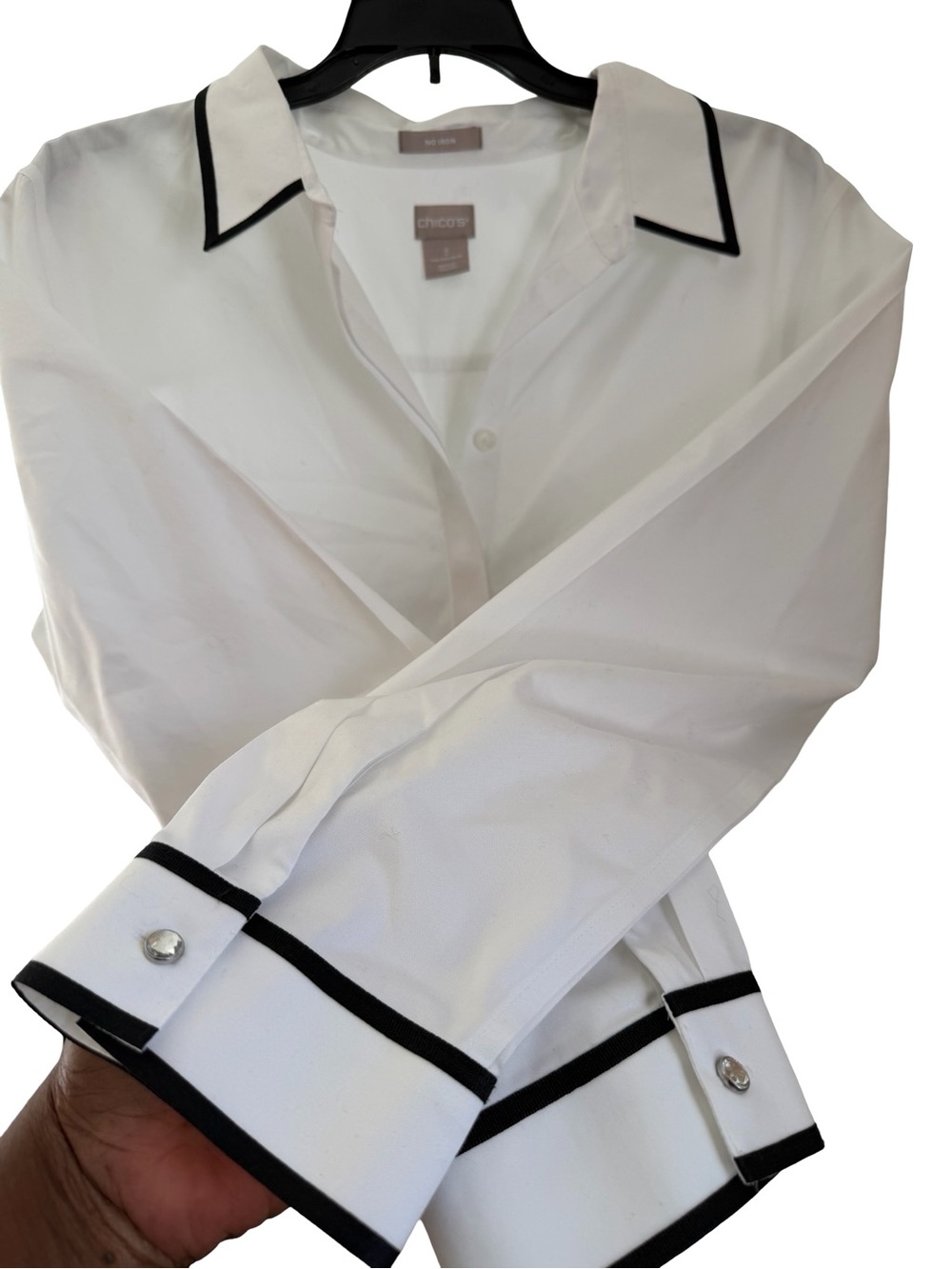 100% Cotton Chico's White Blouse with Black Contrast Trim NWOT - Picture 5 of 7